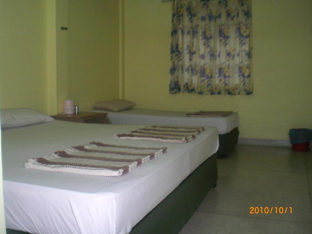Yellow Mansion Hotel Малакка Номер фото