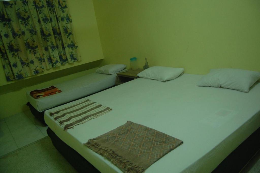 Yellow Mansion Hotel Малакка Экстерьер фото