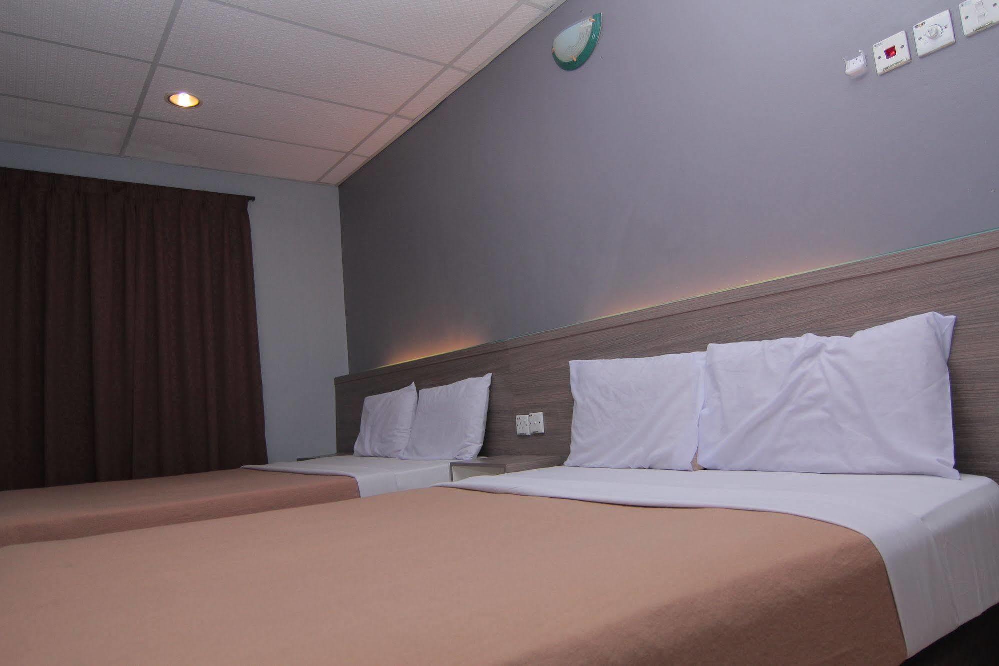 Yellow Mansion Hotel Малакка Экстерьер фото
